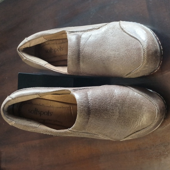 Soft Spots Tan Leather Slip On Shoes  EUC Women`s Size 8 - Picture 2 of 7